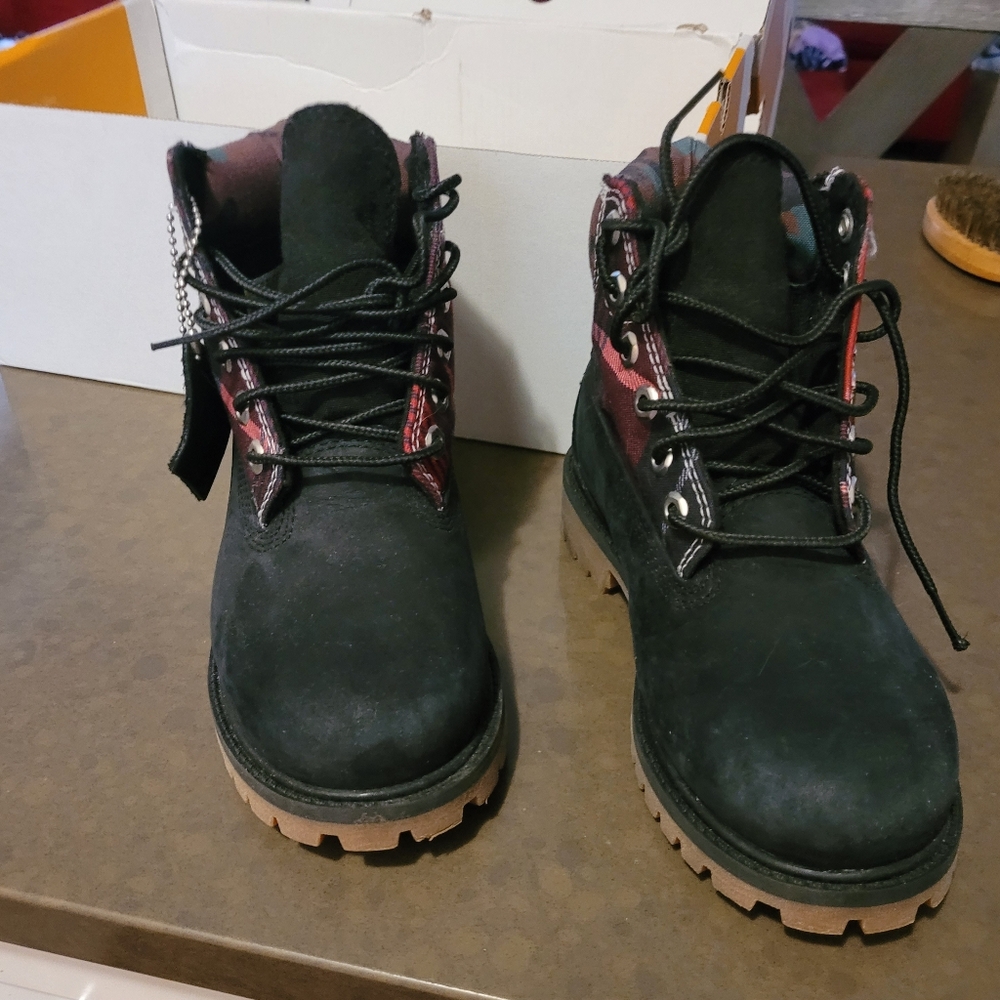Timberland youth boots size 1 Youth. Brand new with box